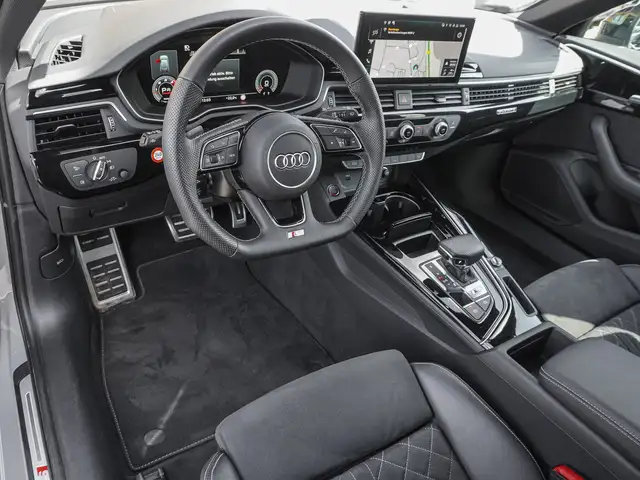 Audi S4 view 9