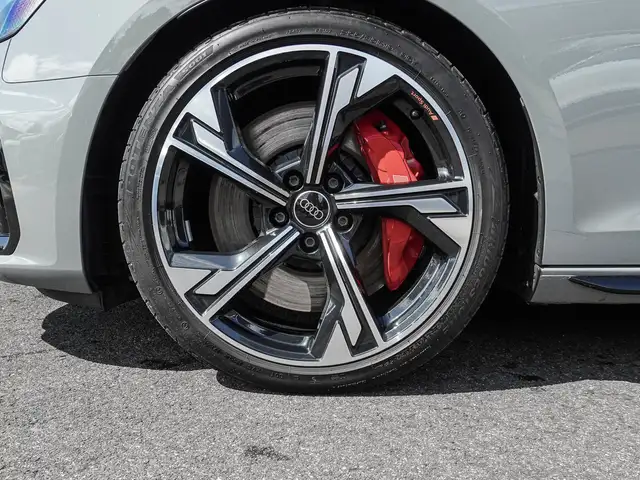 Audi S4 view 7