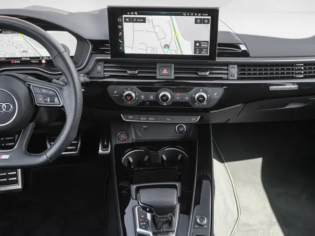 Audi S4 view 12
