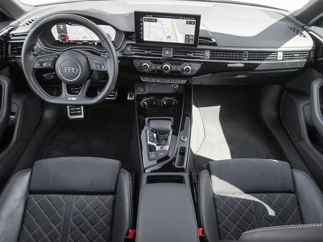 Audi S4 view 10