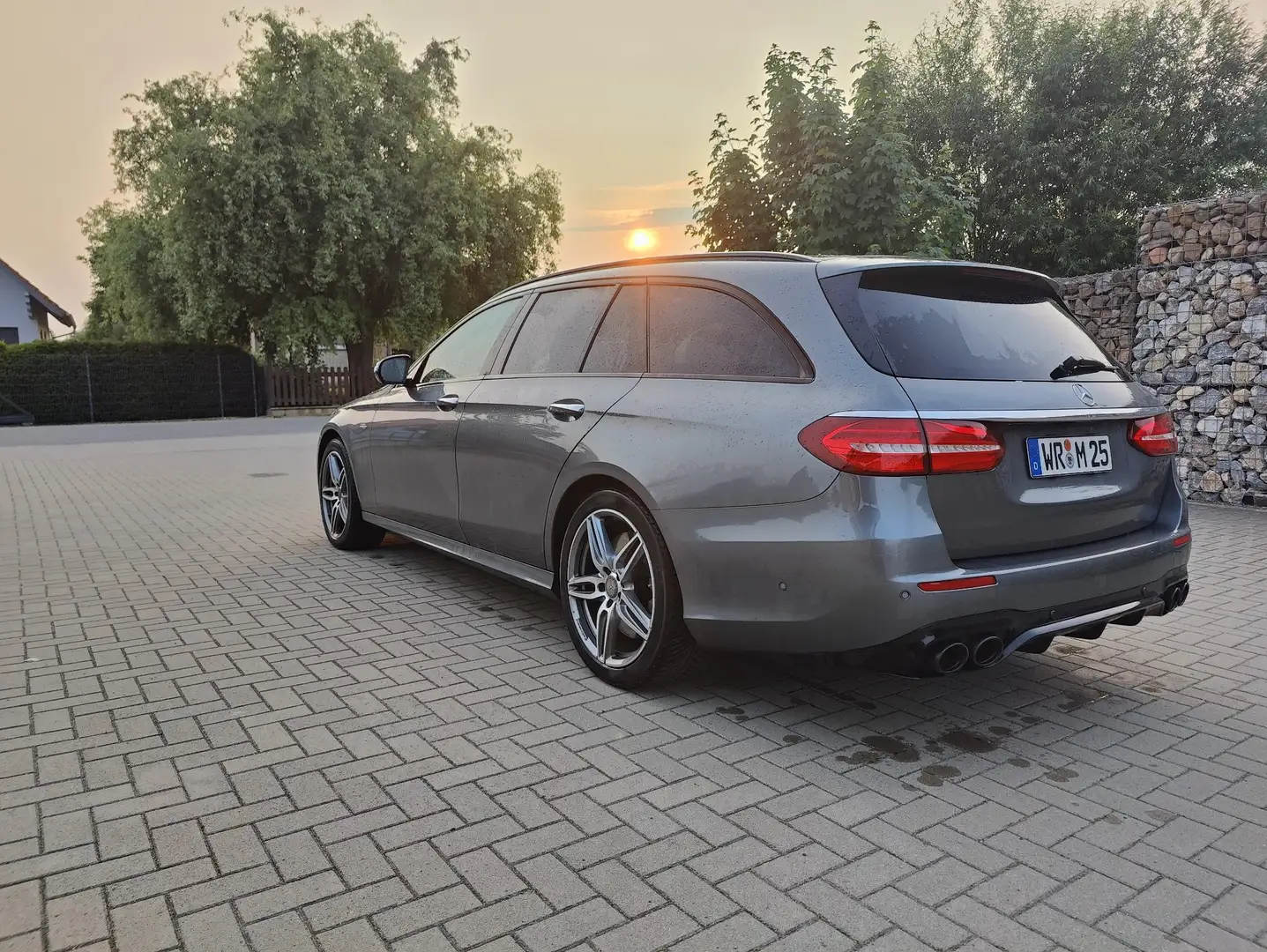 Mercedes-Benz E 53 AMG 4Matic T-Modell 9G-TRONIC Grau - 2
