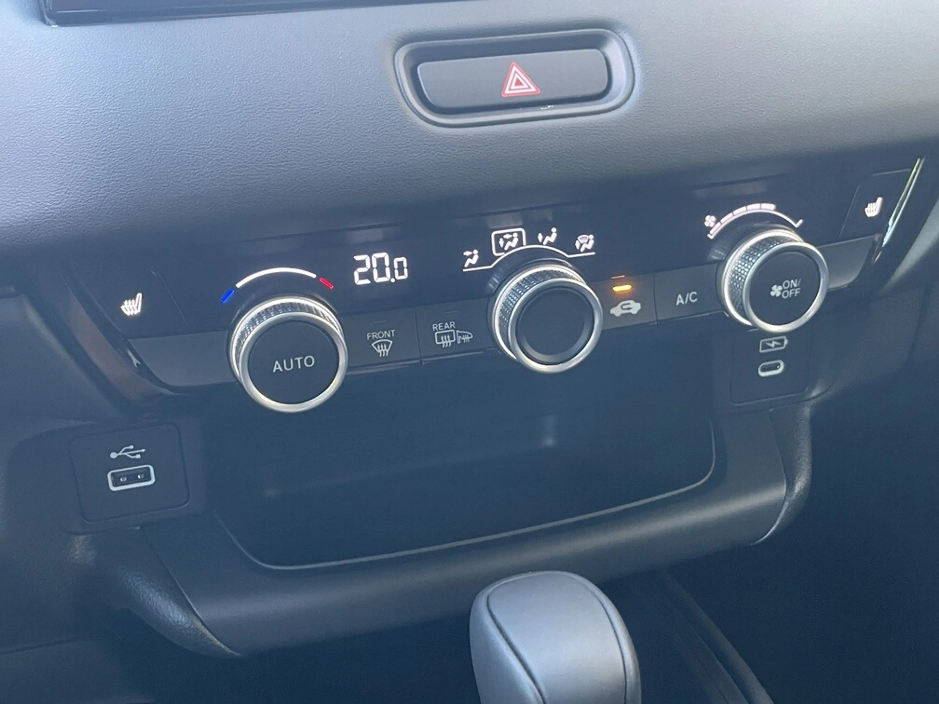 Honda HR-V 1,5 i-MMD Hybrid 2WD Elegance Aut. — photo 14