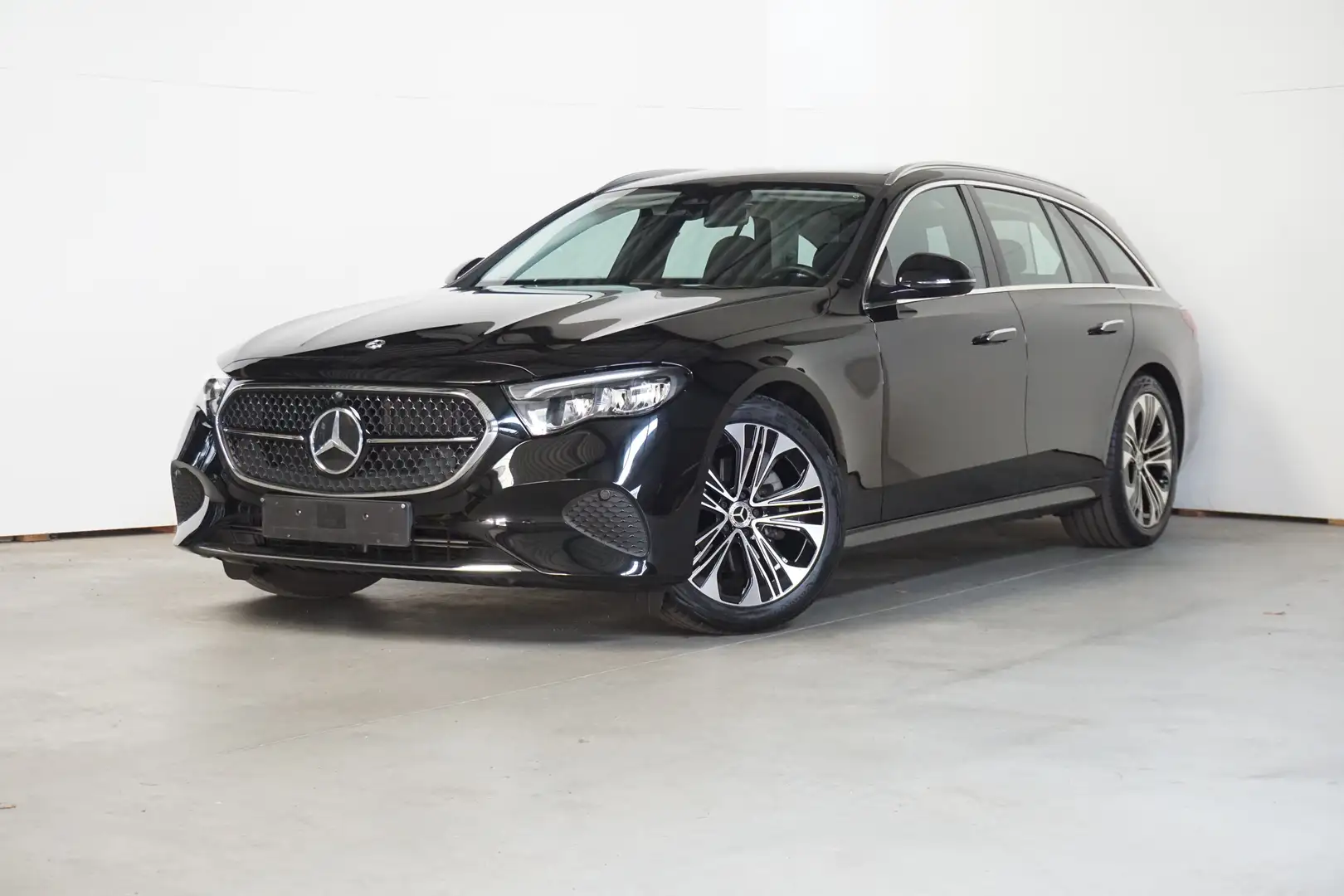 Mercedes-Benz E 220 PANO DAK - TREKHAAK WEGKLAPBAAR Schwarz - 1