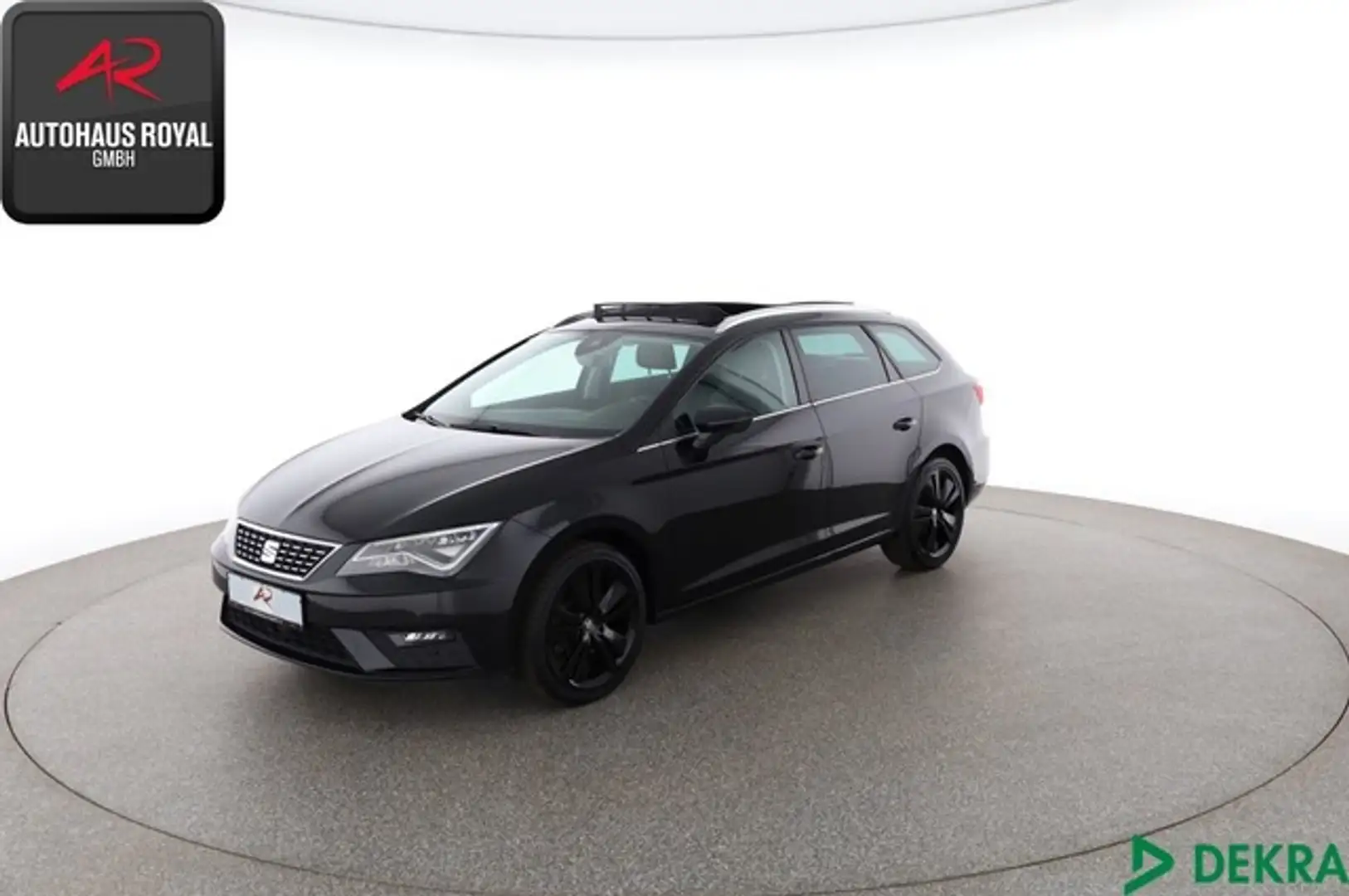 SEAT Leon 1.8 TSI XCELLENCE VIRTUAL,PANO,KEYLESS,ACC Černá - 1