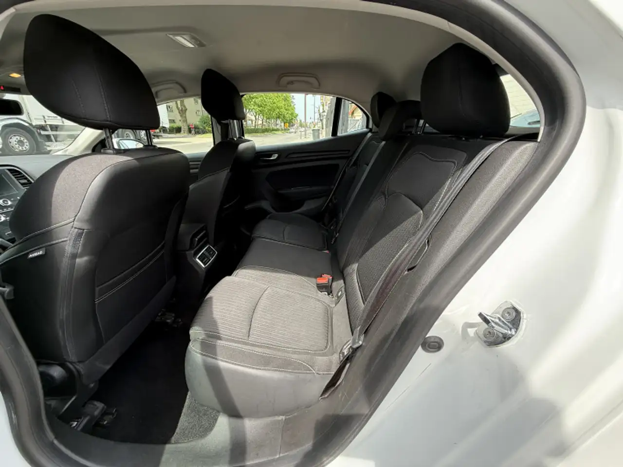 Renault Megane Berline — photo 7