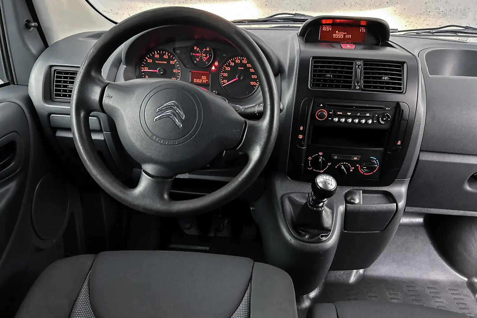 Citroen Jumpy 2.0 HDI 128PK | Lage km stand | Drie zits | Trekha Fehér - 2