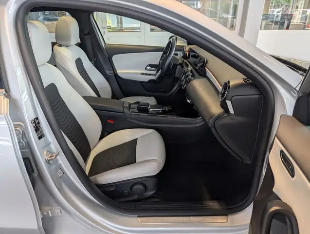 Mercedes-Benz A-Class view 3