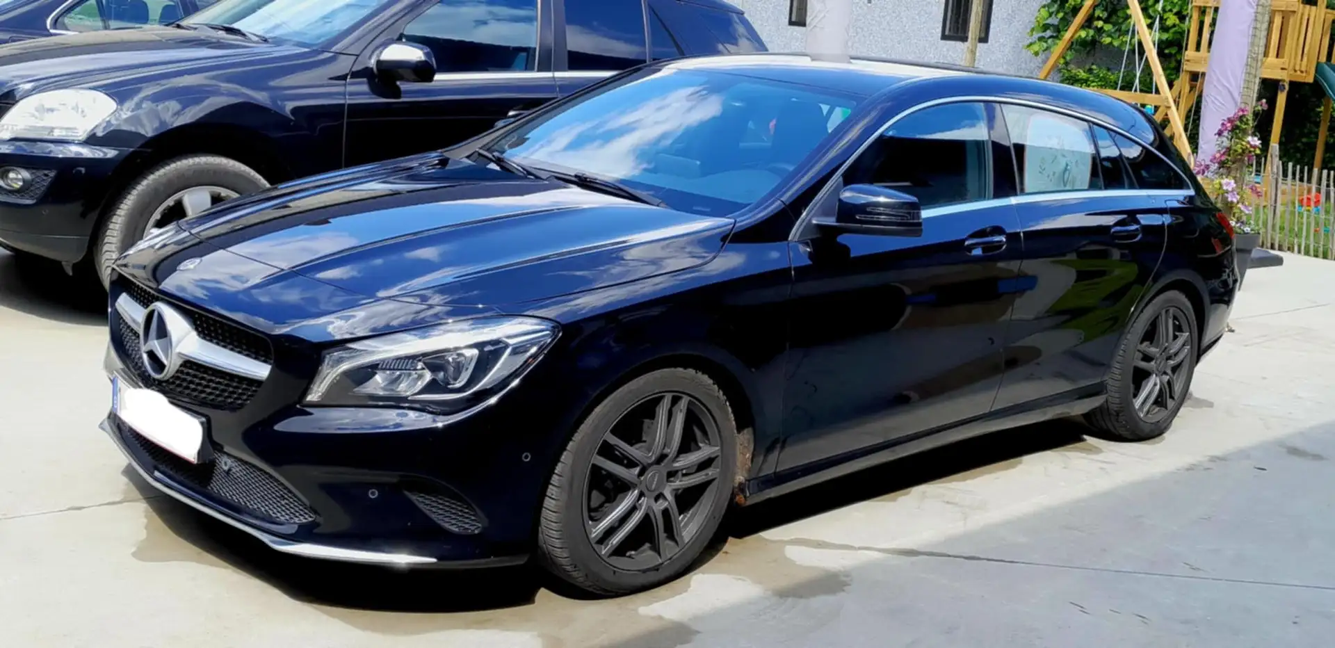 Mercedes-Benz CLA 200 CLA Shooting Brake 200 d business solution Zwart - 2