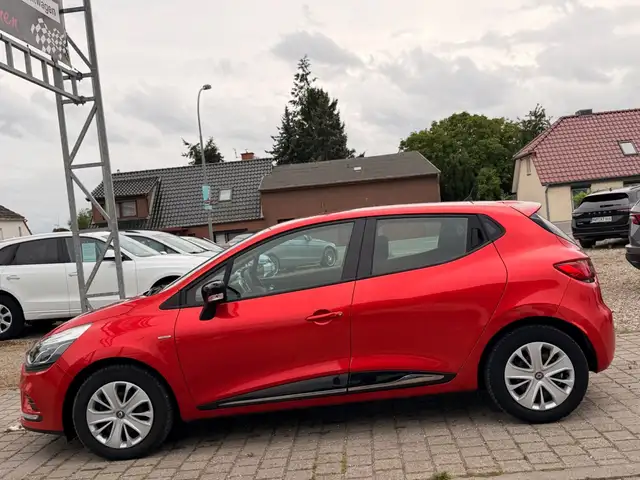 Renault Clio view 4