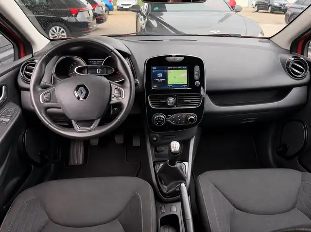 Renault Clio view 15