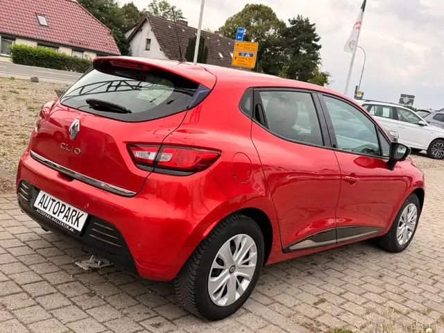 Renault Clio view 6