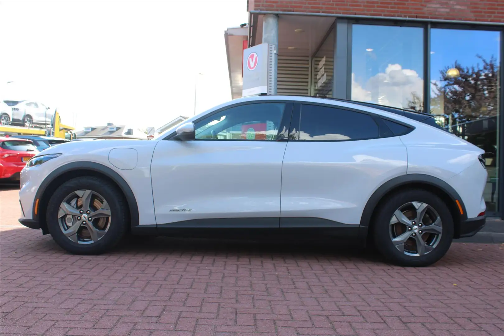 Ford Mustang Mach-E 75kWh | 7X Op Voorraad!! | Camera | Vol- Leder | A Blanc - 2