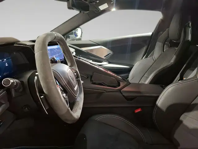 Chevrolet Corvette view 7