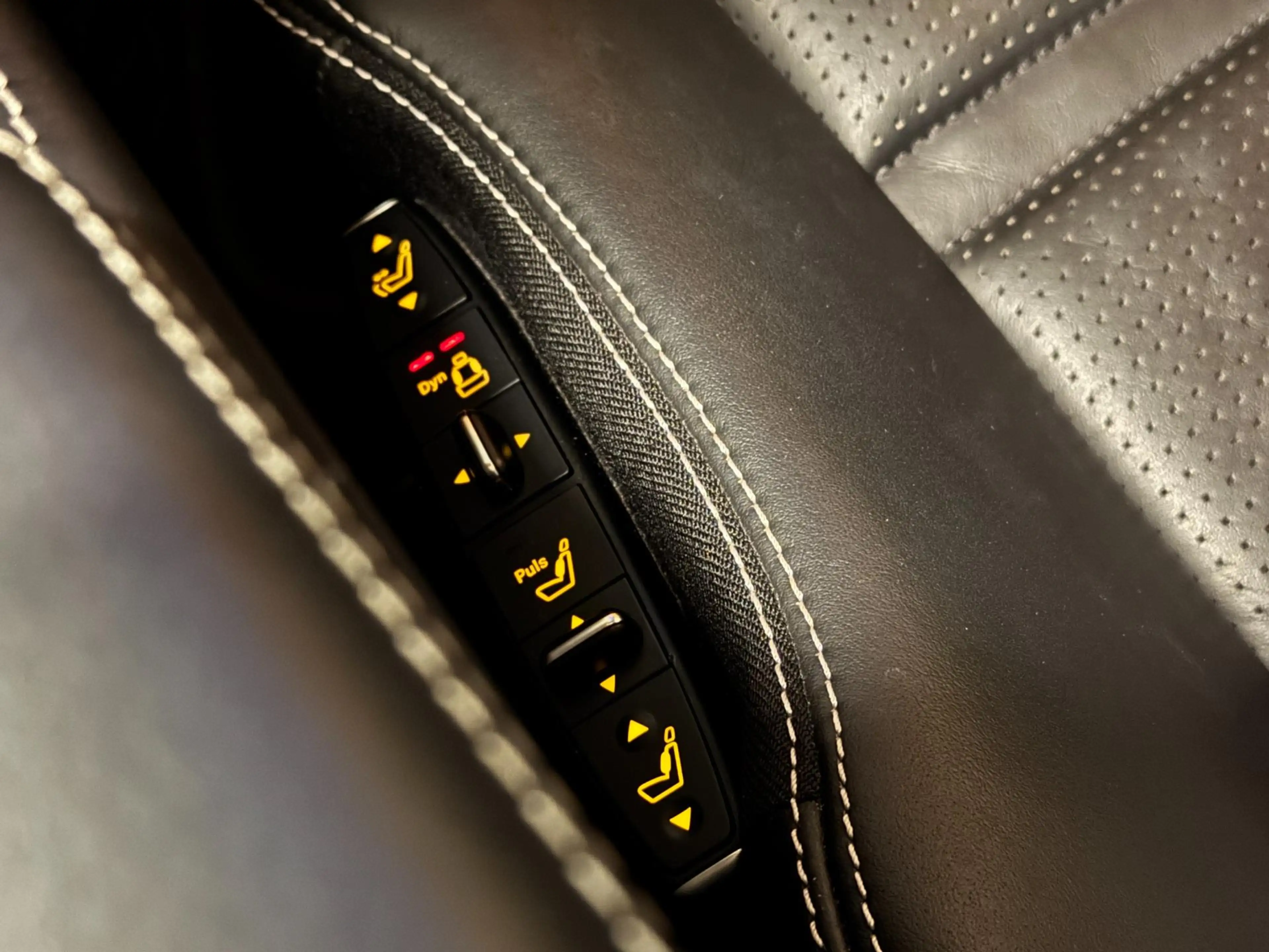 Mercedes-Benz CLS 63 AMG S 4Matic Aut Schuifdak B&O — photo 38