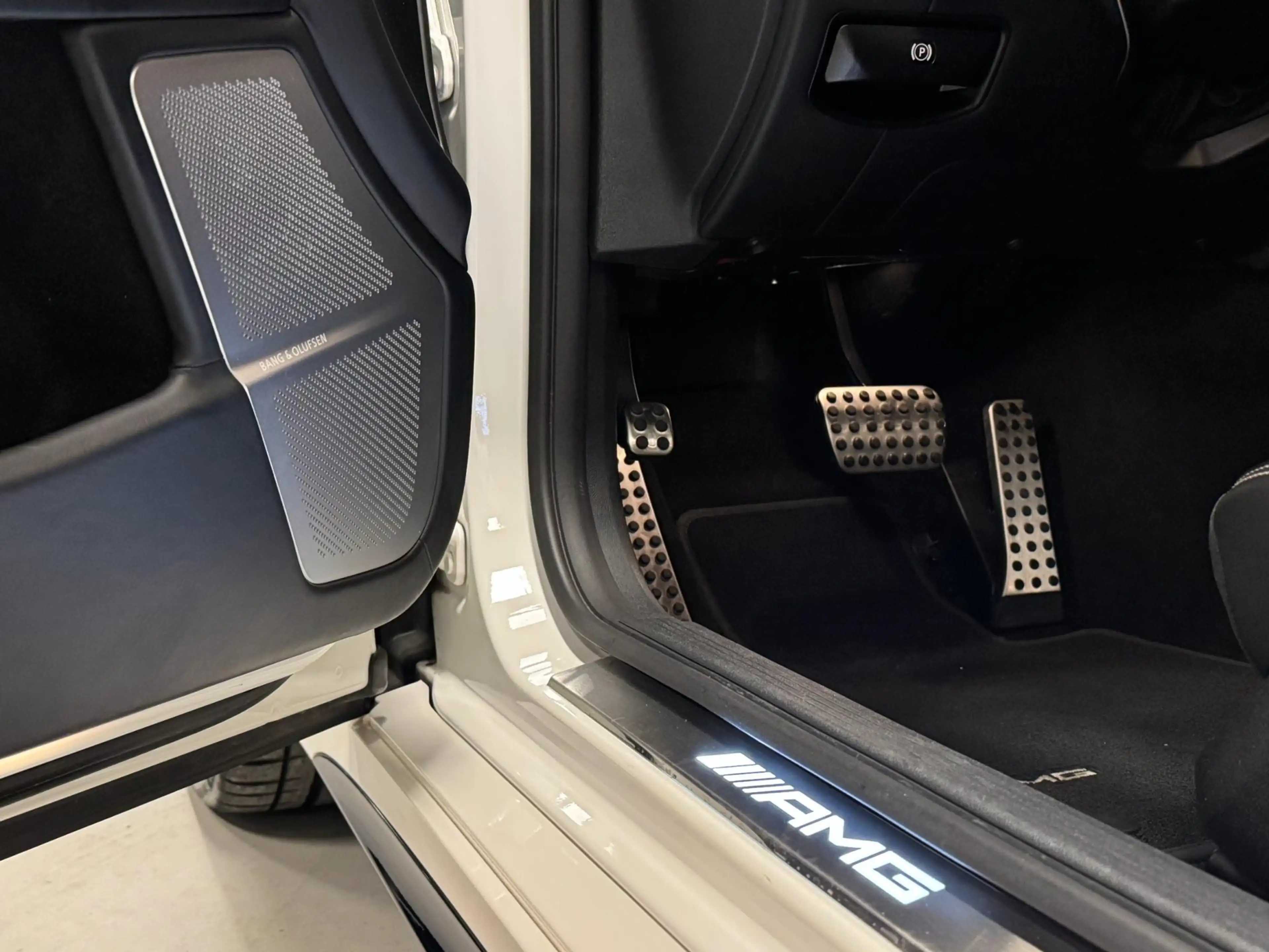 Mercedes-Benz CLS 63 AMG S 4Matic Aut Schuifdak B&O — photo 39