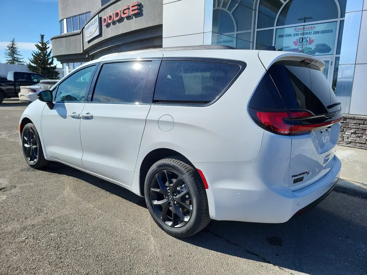 Chrysler Pacifica снимка Chrysler Pacifica