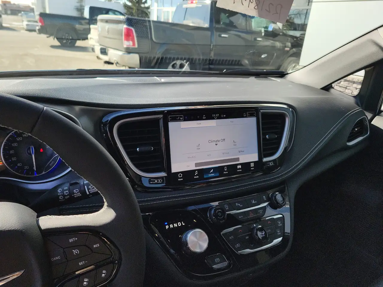 Chrysler Pacifica снимка Chrysler Pacifica