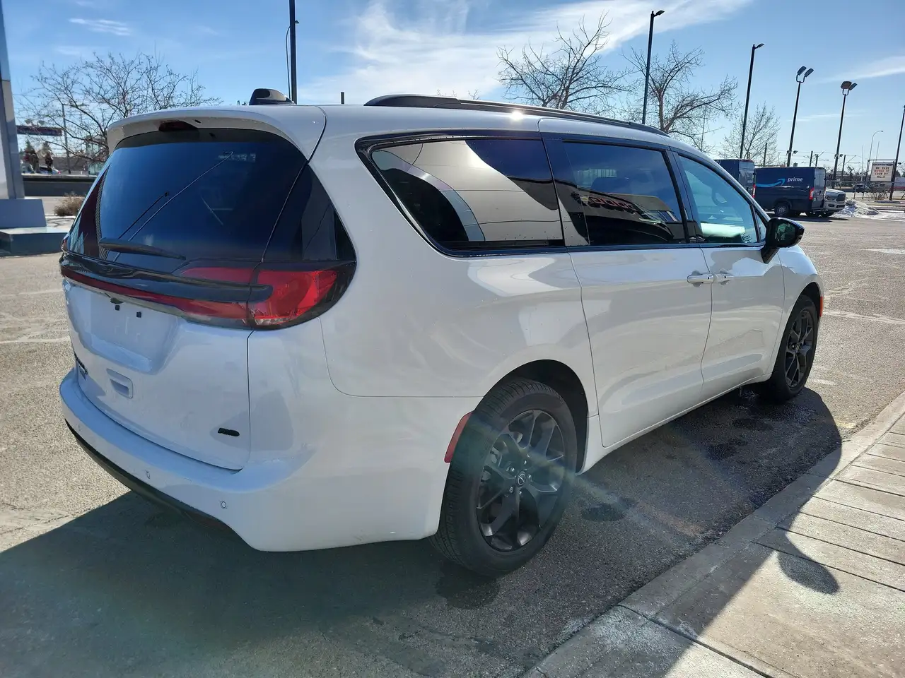 Chrysler Pacifica снимка Chrysler Pacifica