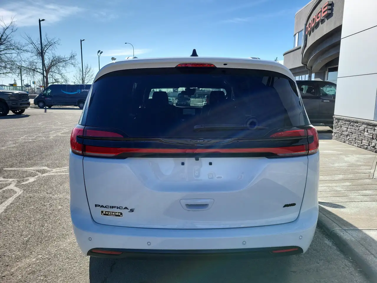Chrysler Pacifica снимка Chrysler Pacifica