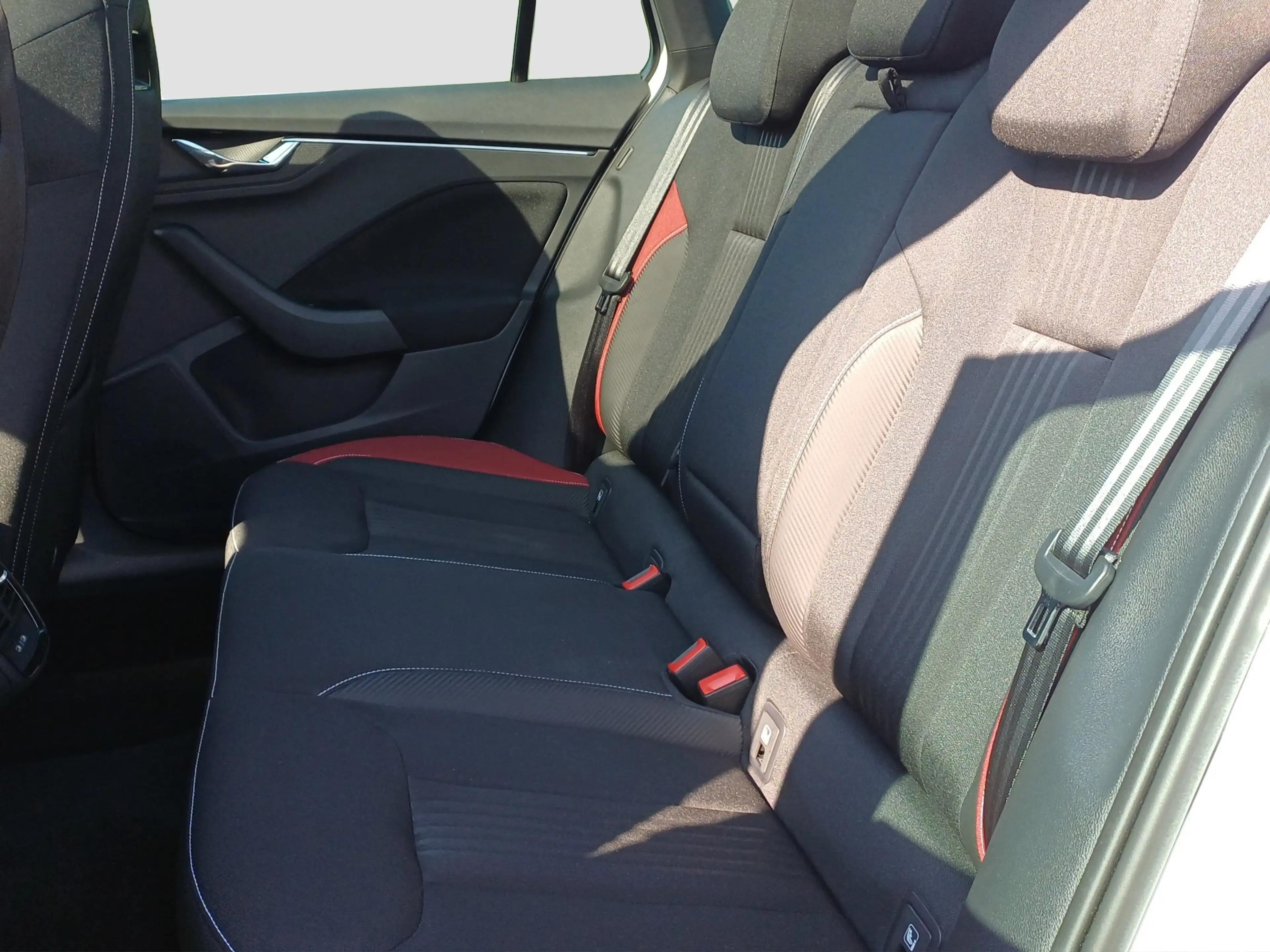 Skoda Scala 1.0 TSI Monte Carlo ACC DESIGN KAM LED ACC — photo 10