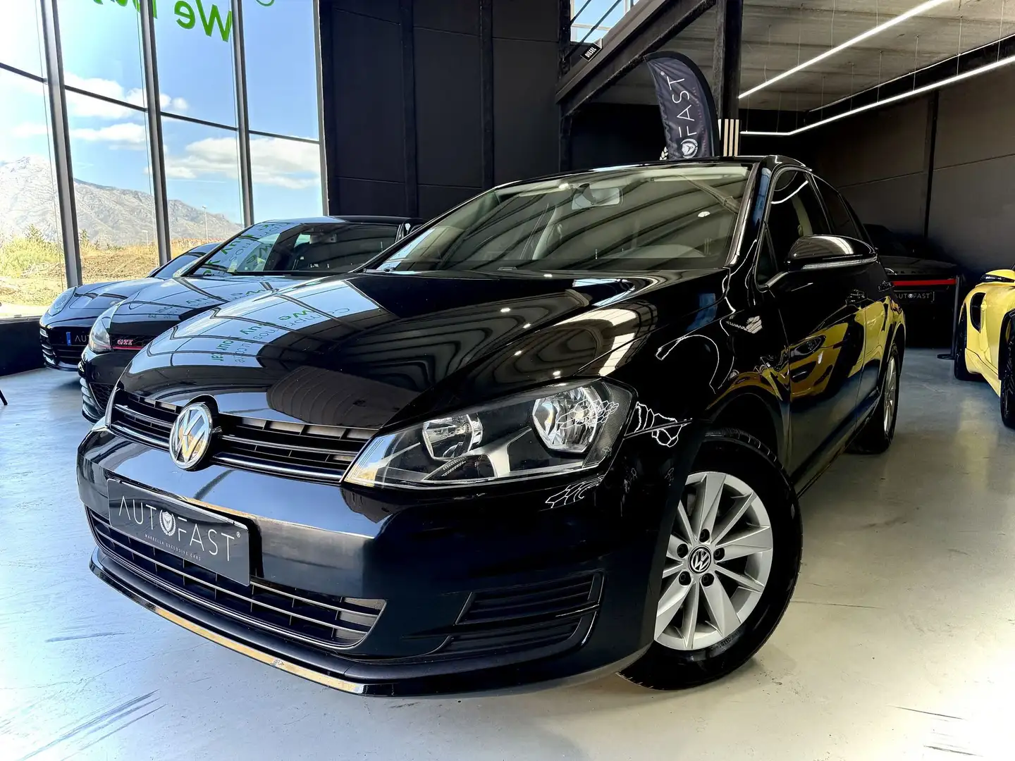 Volkswagen Golf 1.6TDI CR BM Bluemotion Business 110 Negro - 1