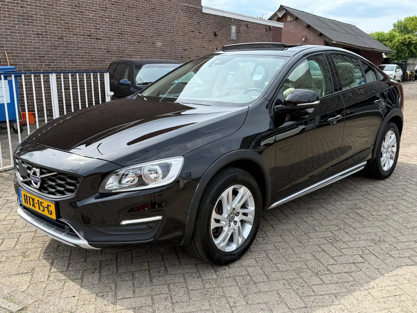 Volvo S60 Cross Country 2.0 T5 245 pk AWD Geartronic Negro - 2