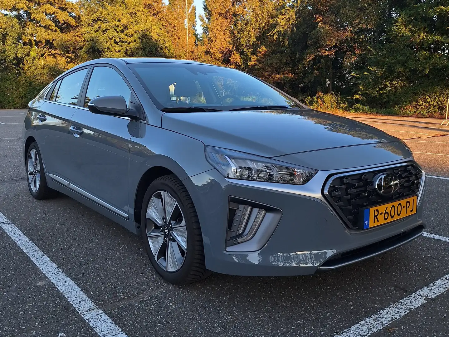 Hyundai IONIQ IONIQ 1.6 GDi Comfort fabriekgarantie tot 10-2027 Šedá - 1