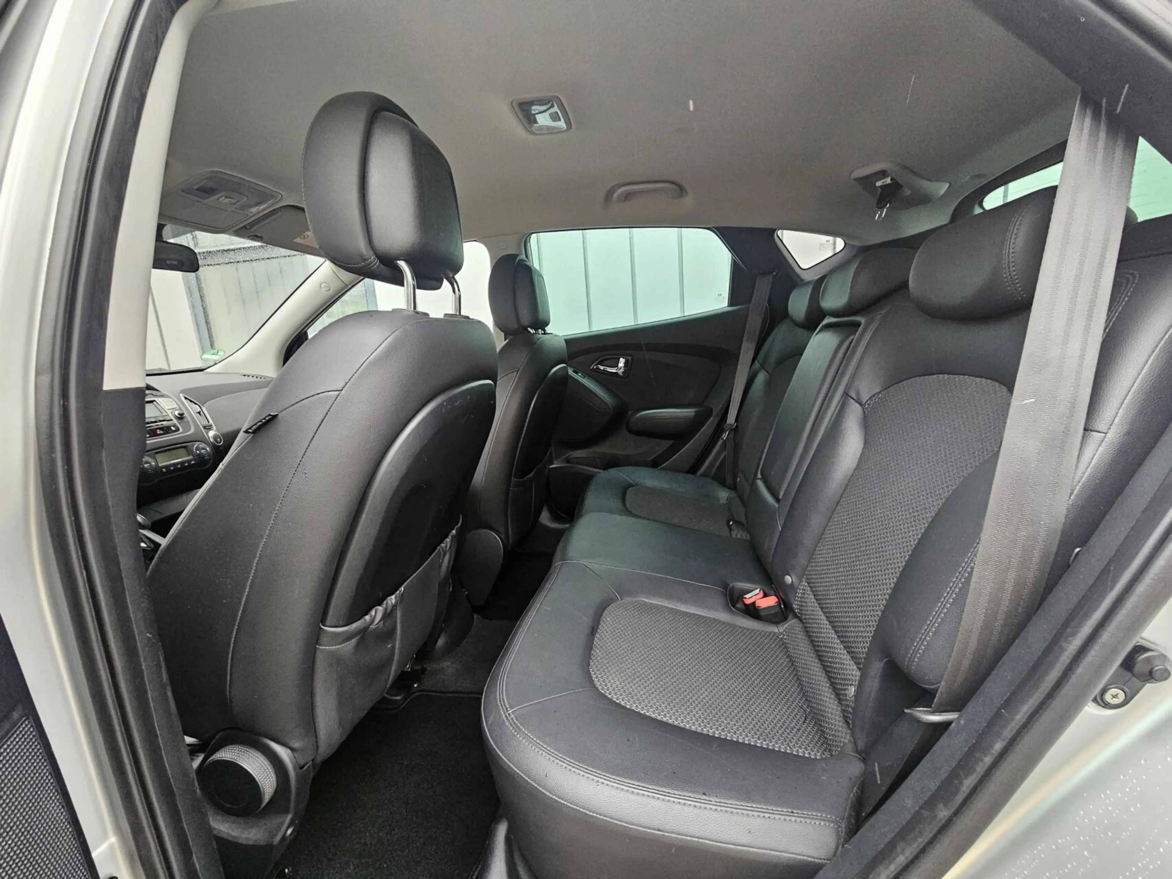 Hyundai iX35 2.0i NAP Cruise PDC Clima — photo 7