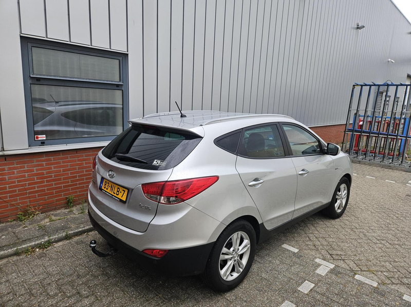 Hyundai iX35 2.0i NAP Cruise PDC Clima — photo 19