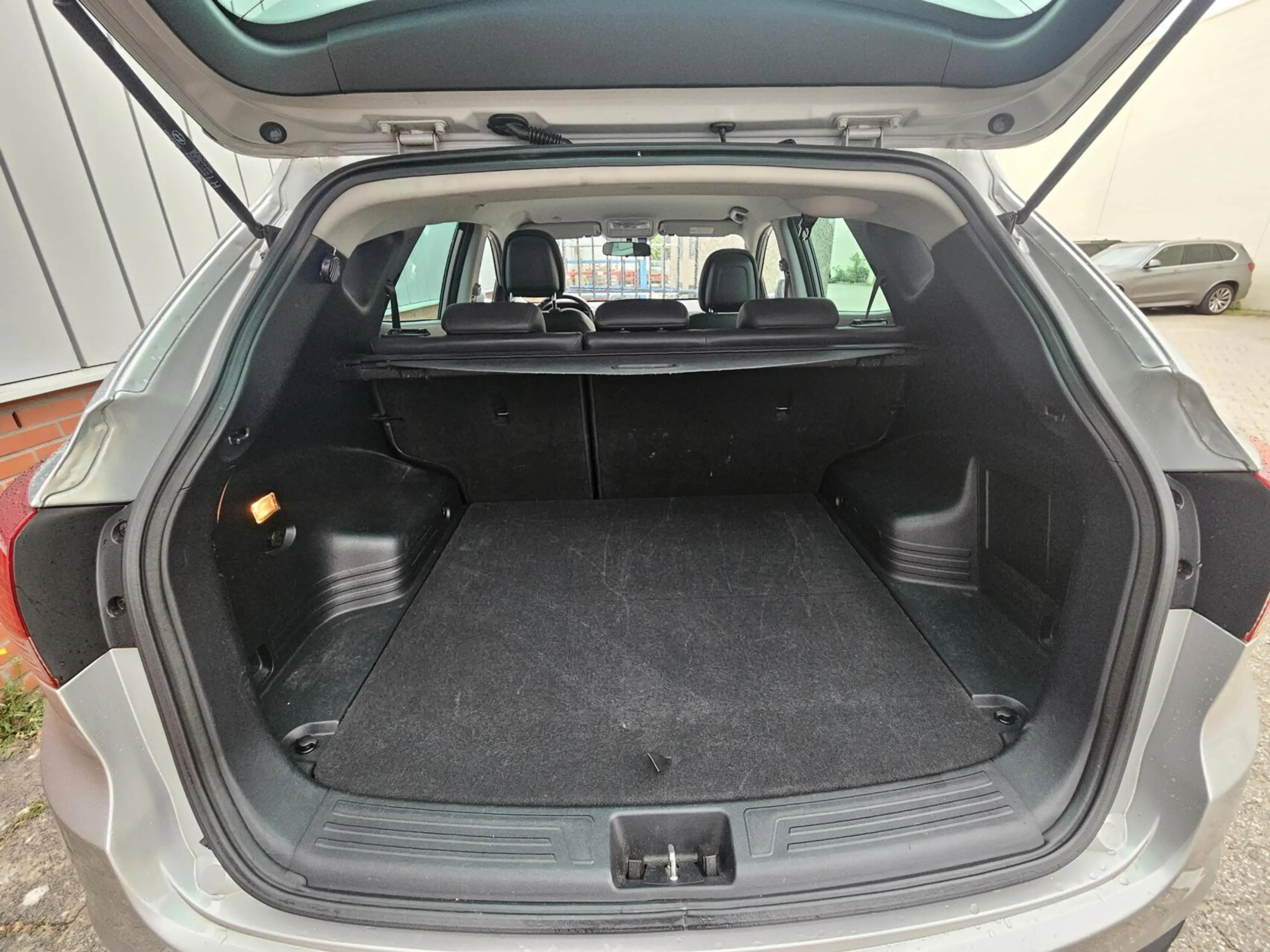 Hyundai iX35 2.0i NAP Cruise PDC Clima — photo 9