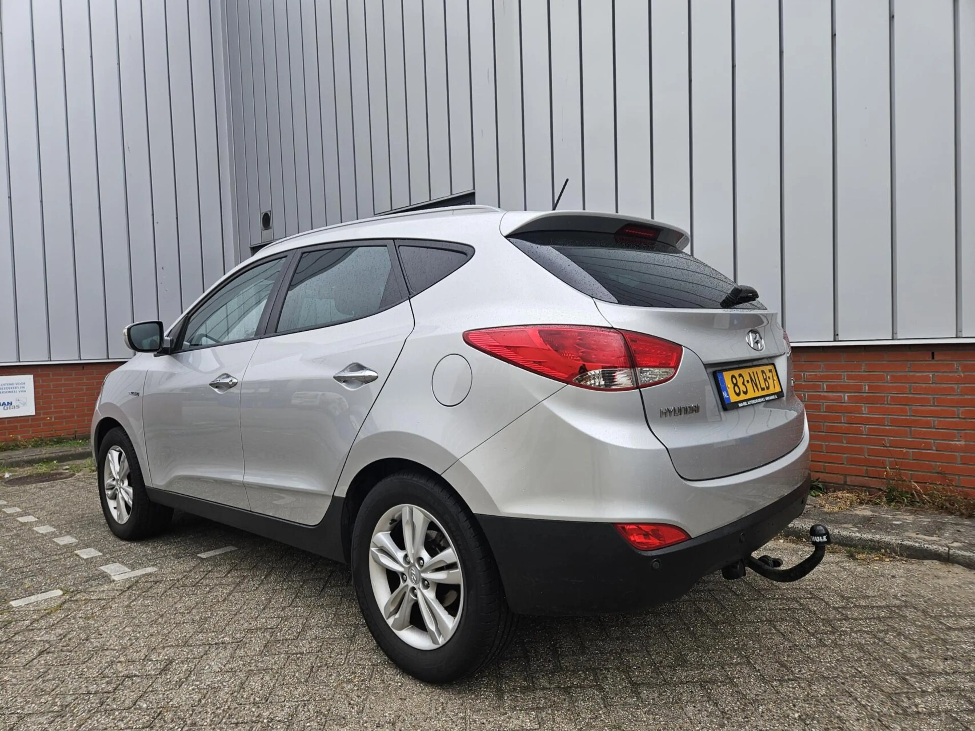 Hyundai iX35 2.0i NAP Cruise PDC Clima — photo 18