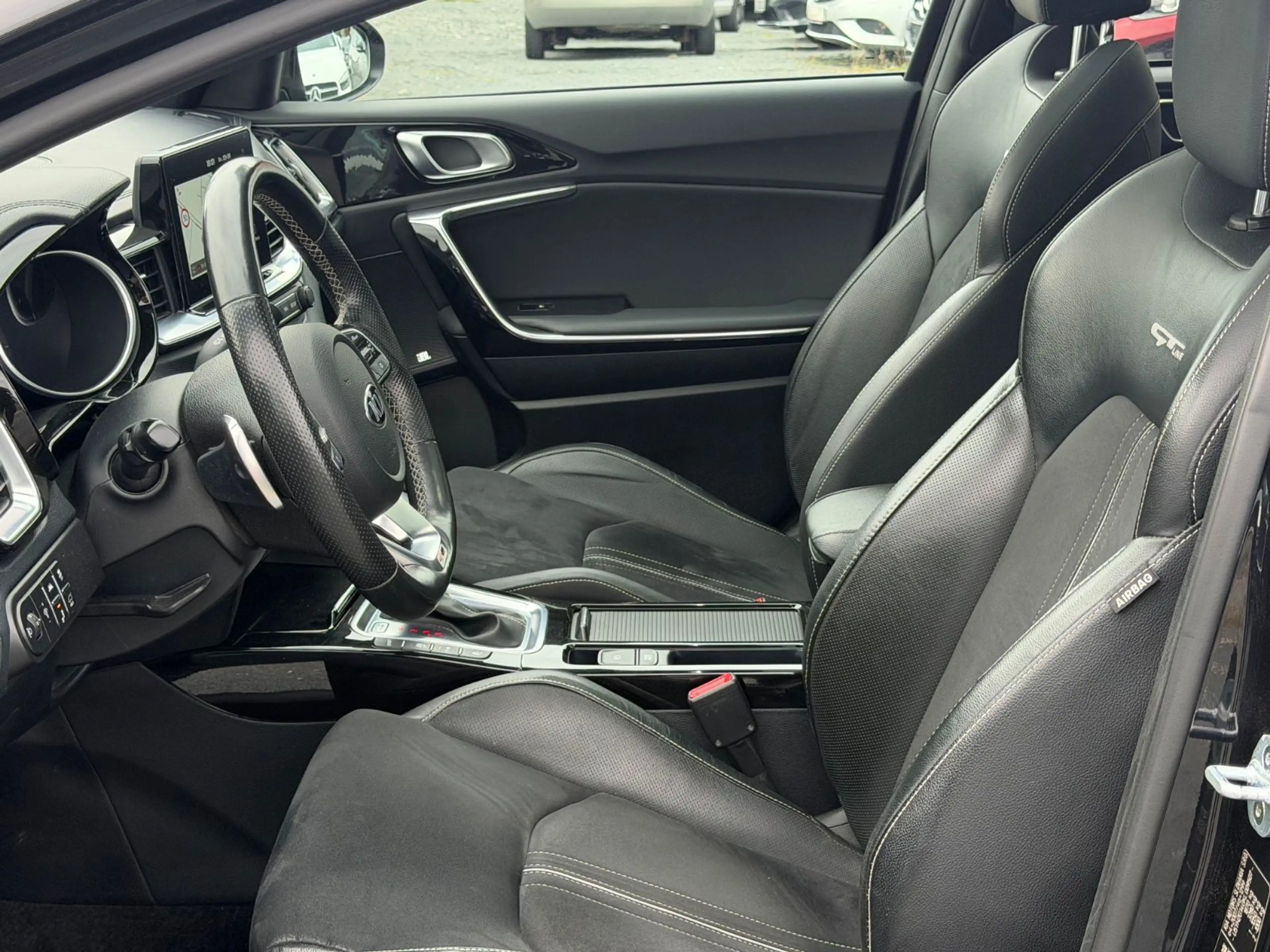 Kia ProCeed / pro_cee'd GT-Line — photo 10