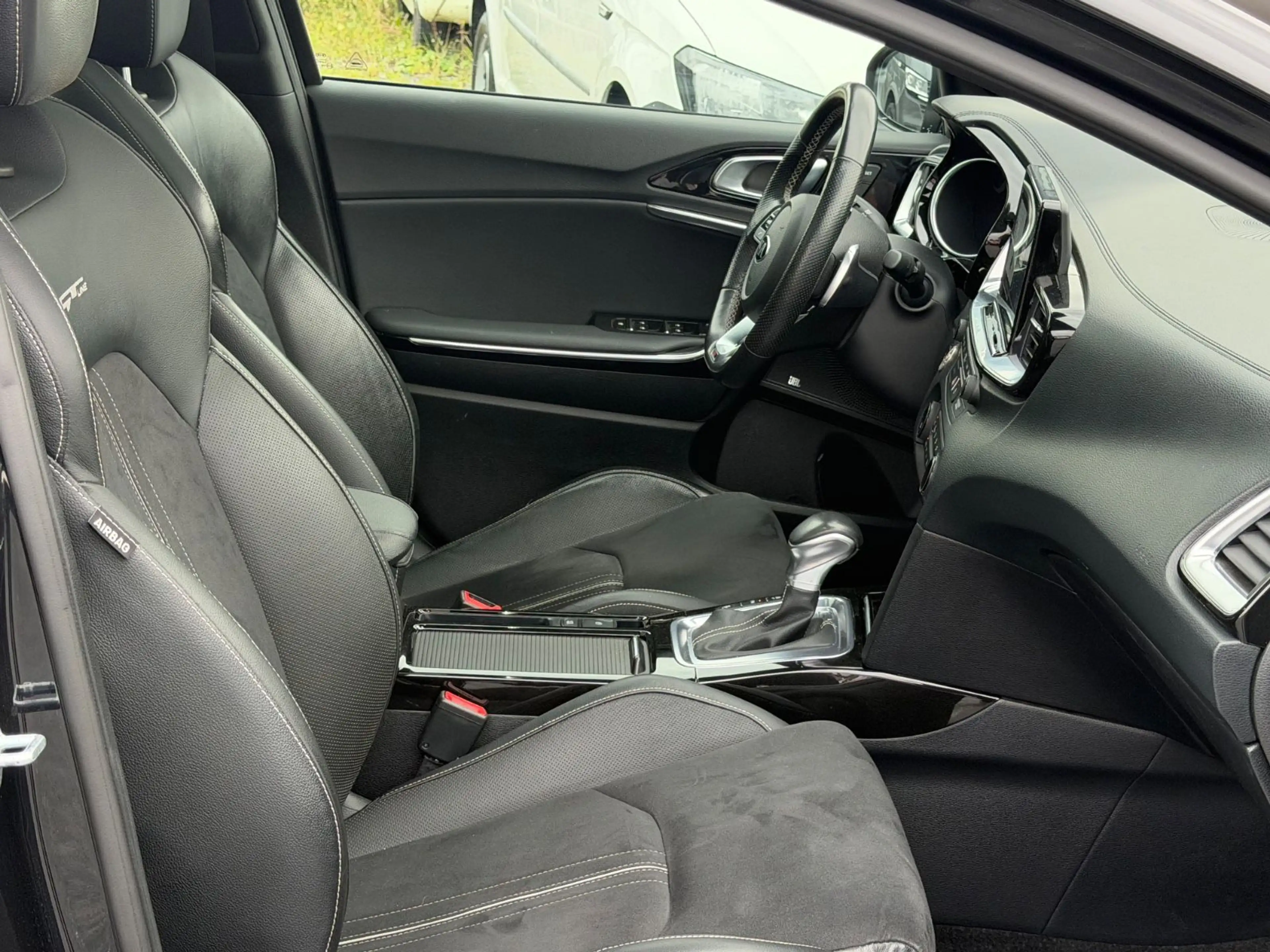Kia ProCeed / pro_cee'd GT-Line — photo 11