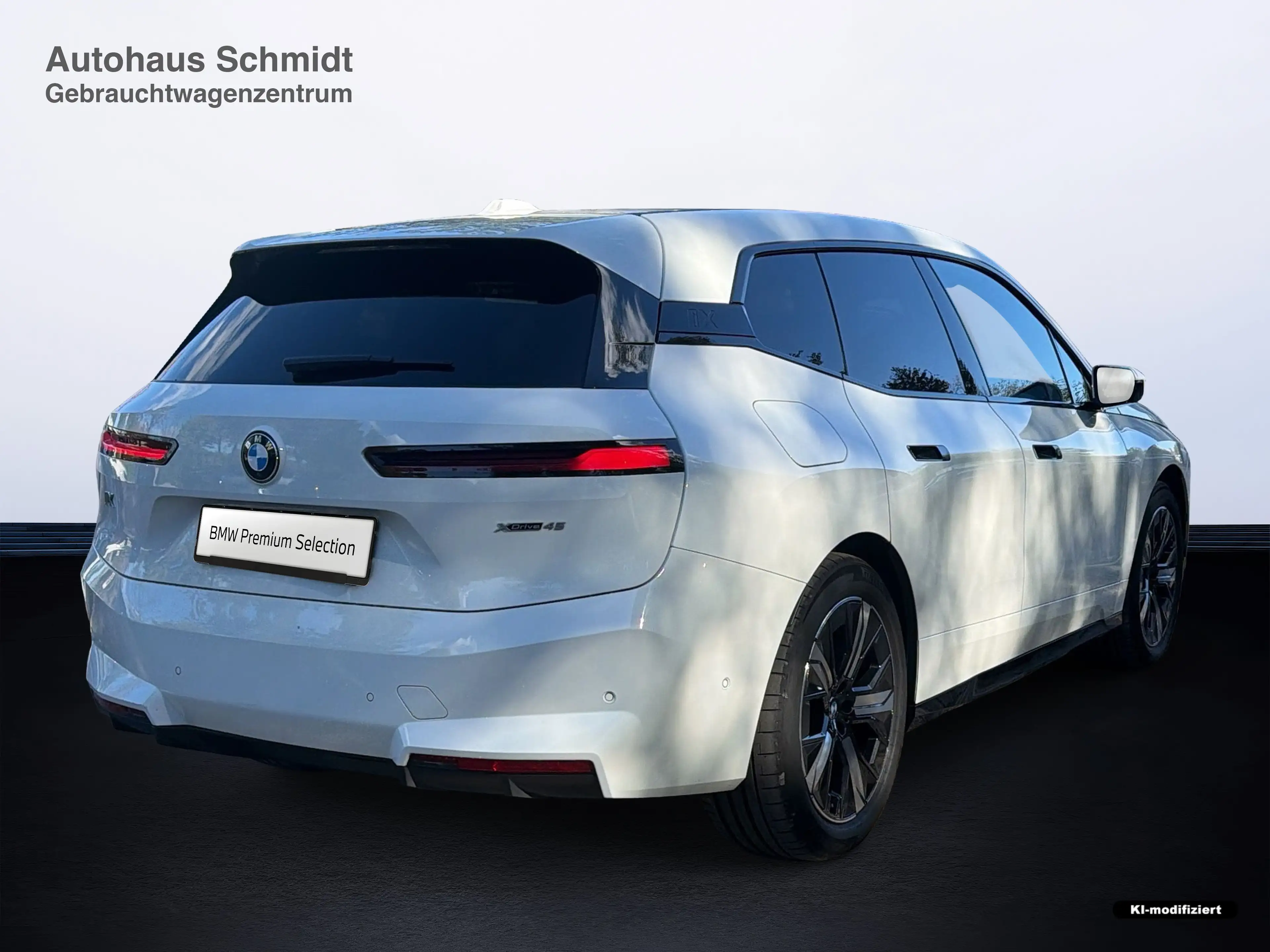 BMW iX xDrive45 — photo 5