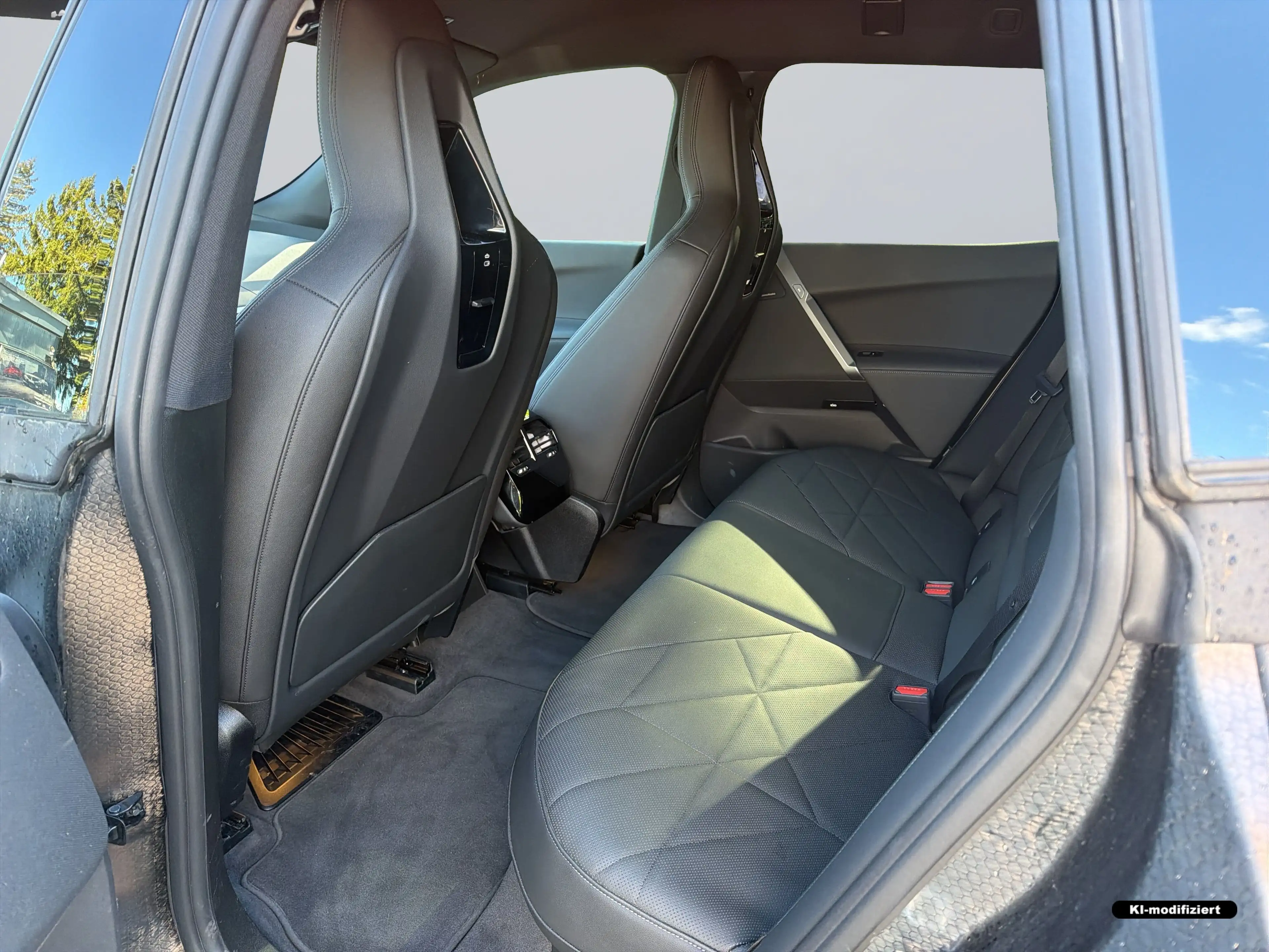 BMW iX xDrive45 — photo 9