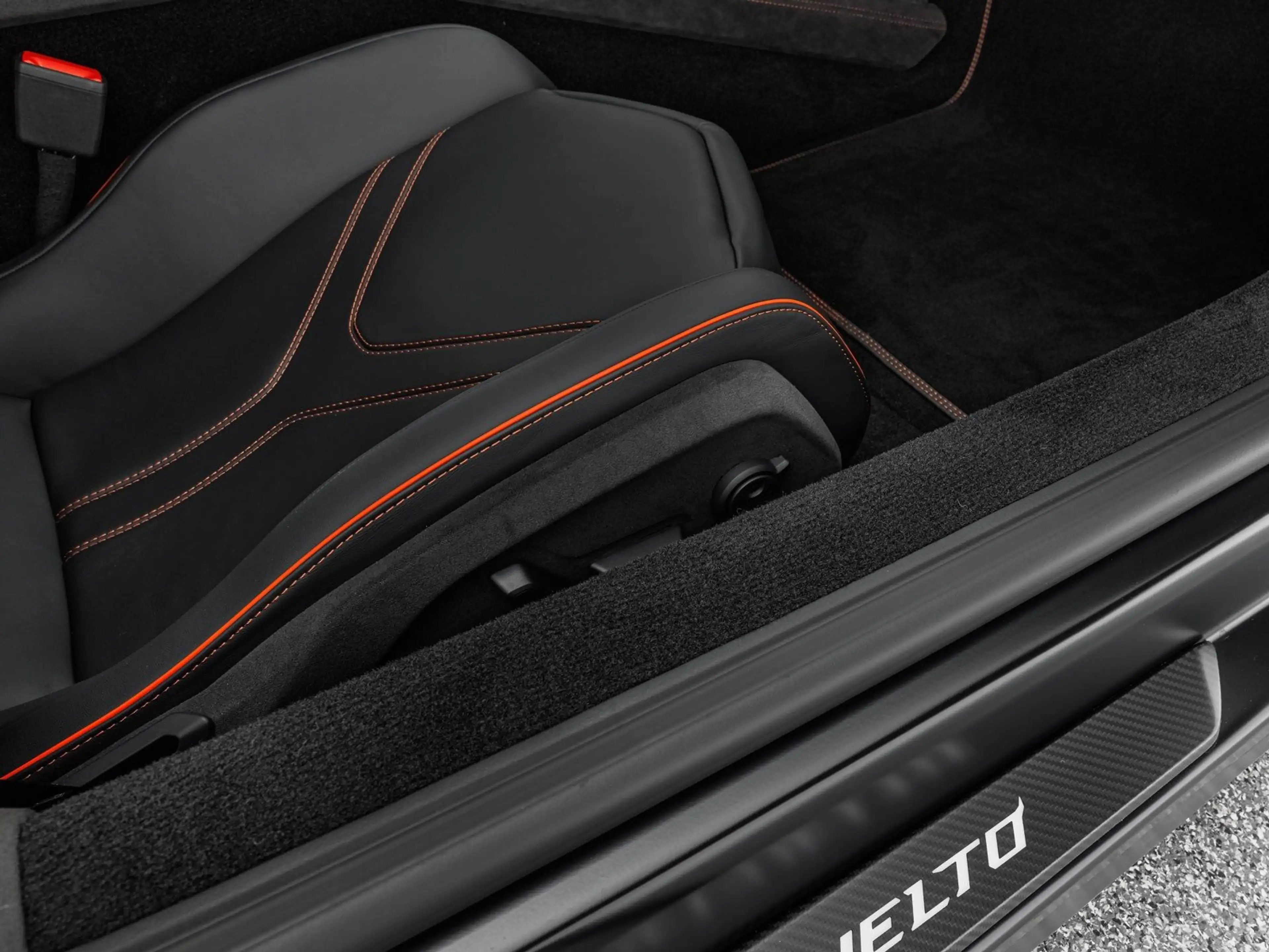 Lamborghini Revuelto Full PPF/1.Hand/ Selezion — photo 15