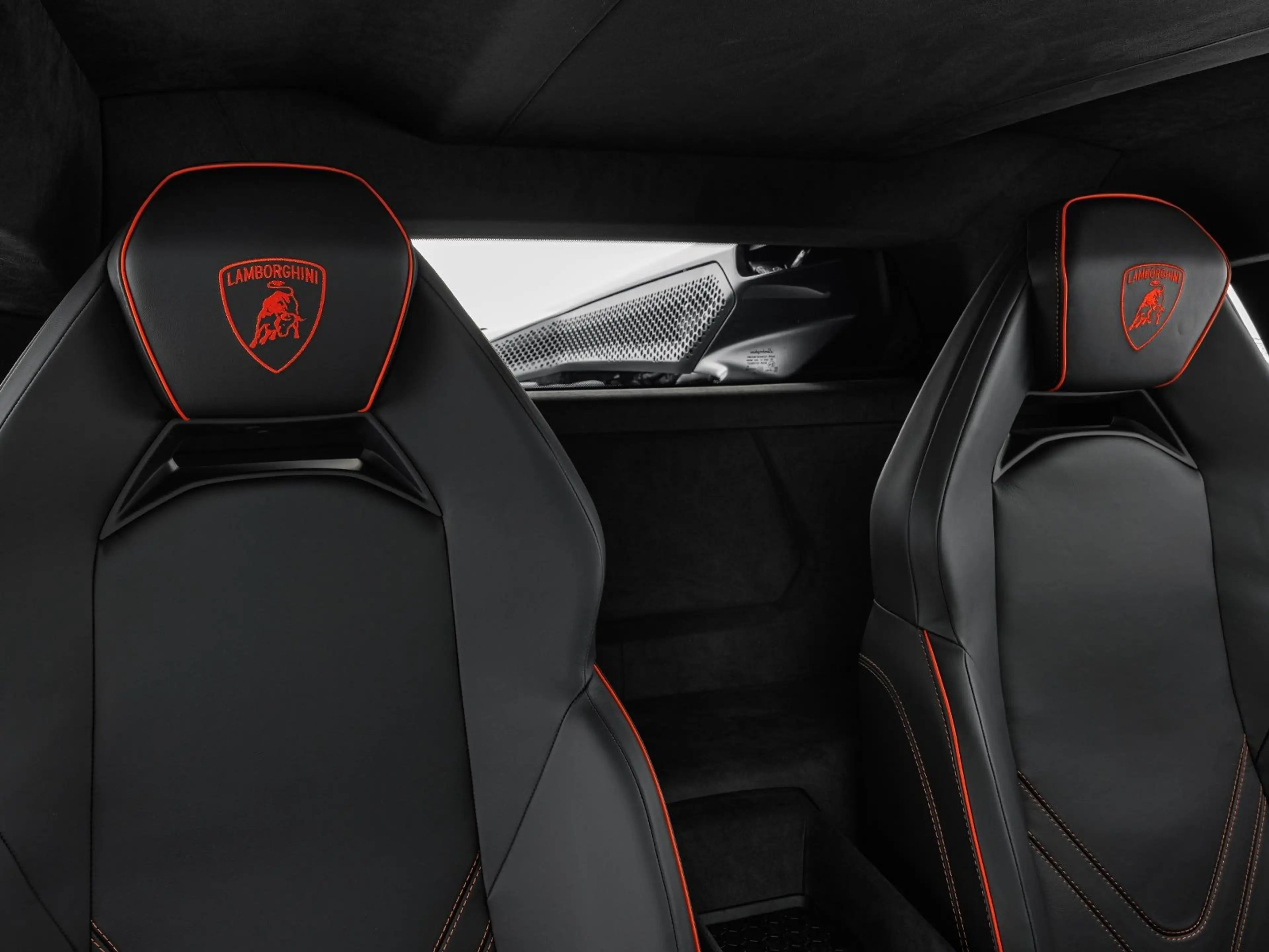 Lamborghini Revuelto Full PPF/1.Hand/ Selezion — photo 13