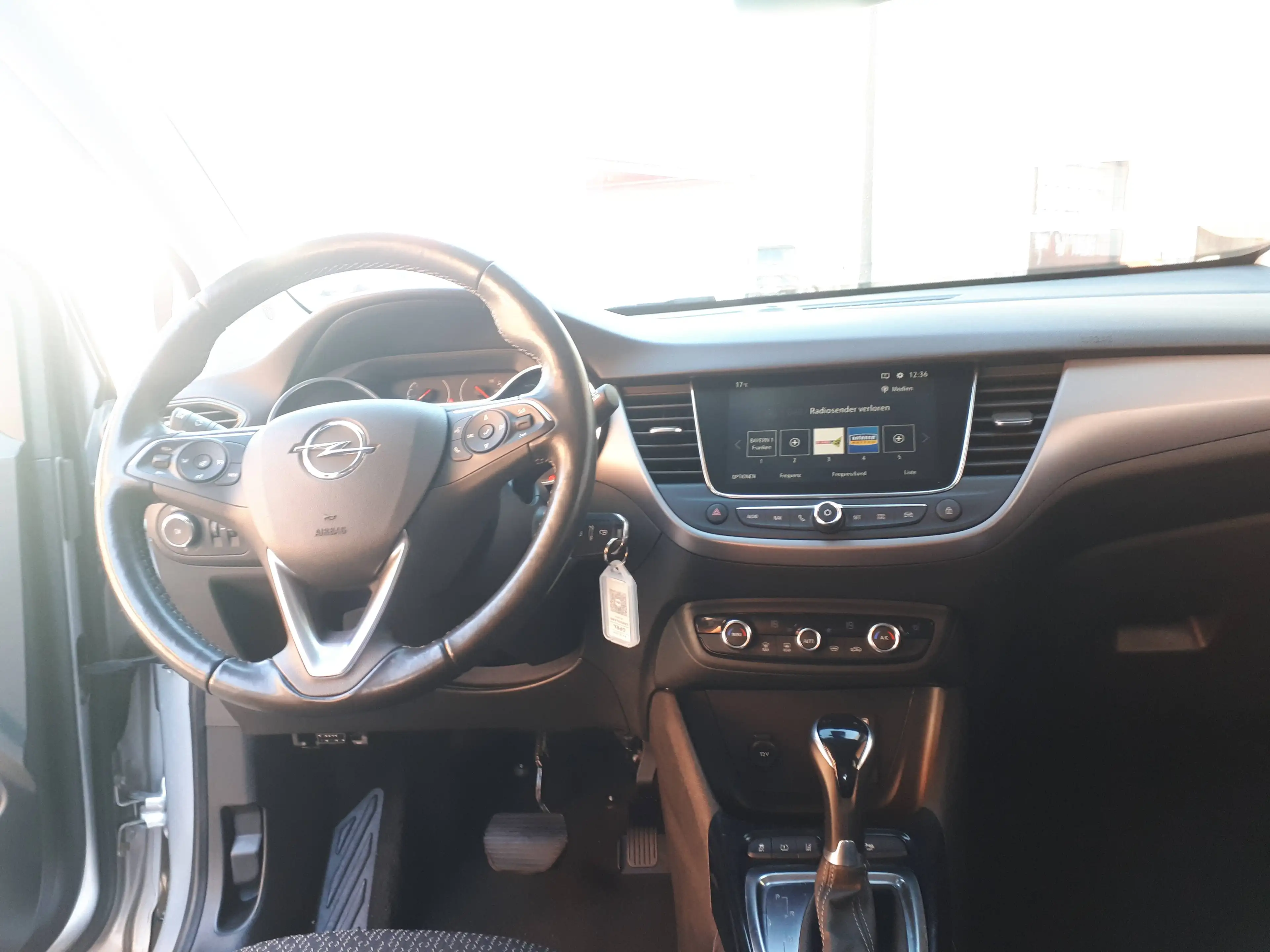 Opel Crossland 1.2 "Enjoy" AUTOMATIK, Sitz-/Lenkradheizung, Frontscheibe beheizbar, LED, DAB, NAVI, etc. — photo 7