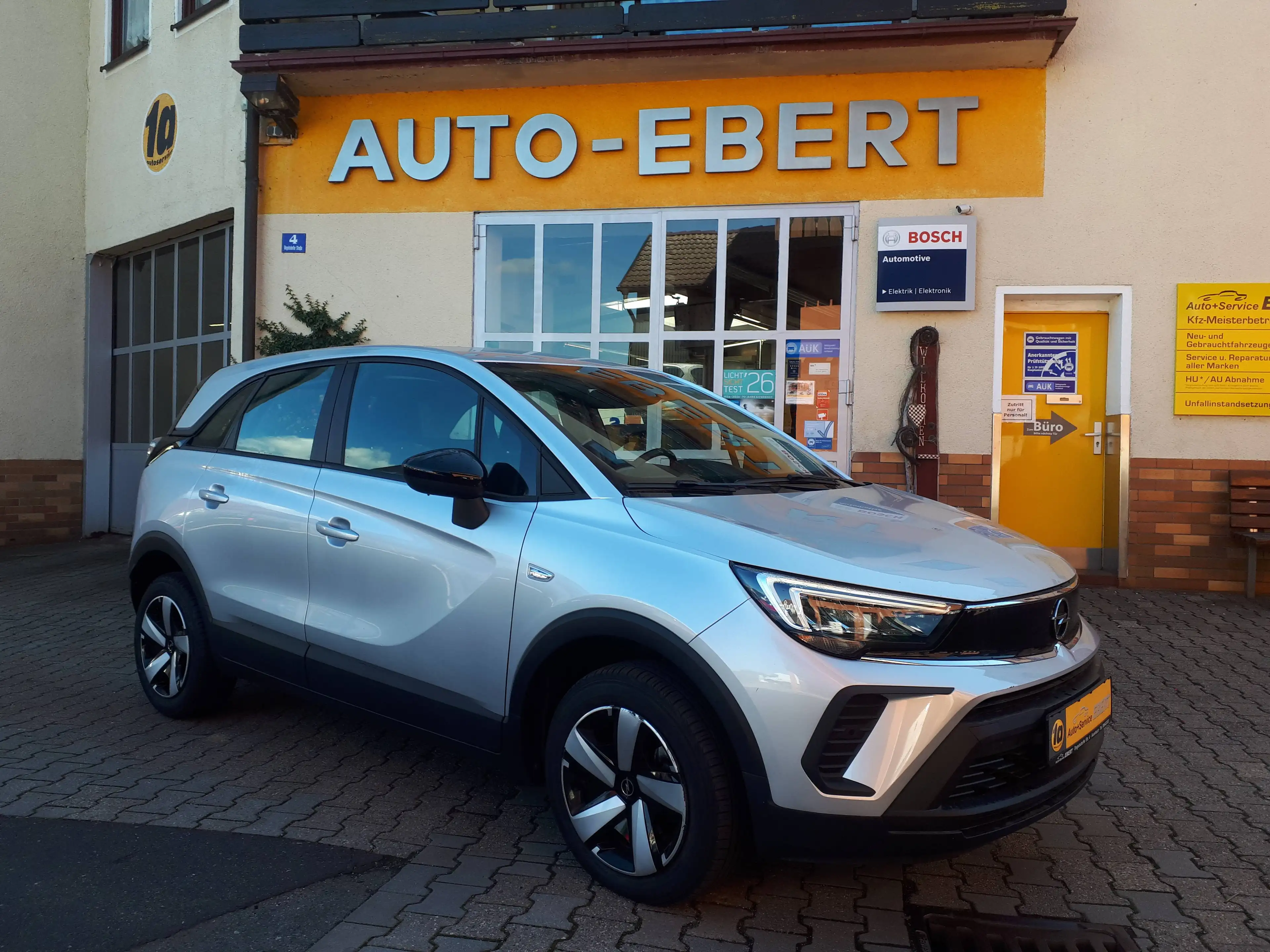 Opel Crossland 1.2 "Enjoy" AUTOMATIK, Sitz-/Lenkradheizung, Frontscheibe beheizbar, LED, DAB, NAVI, etc.
