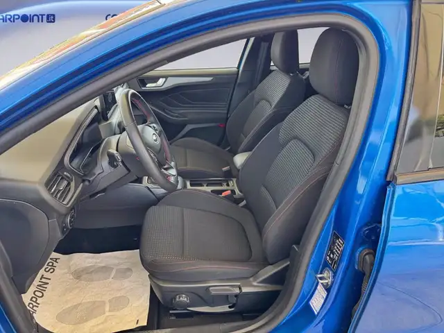 Ford Focus view 9