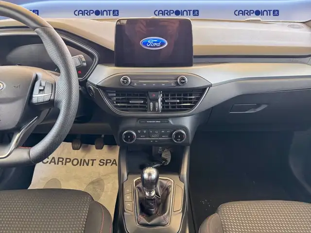 Ford Focus view 11