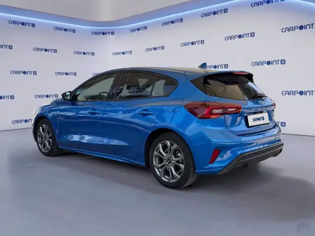 Ford Focus view 3