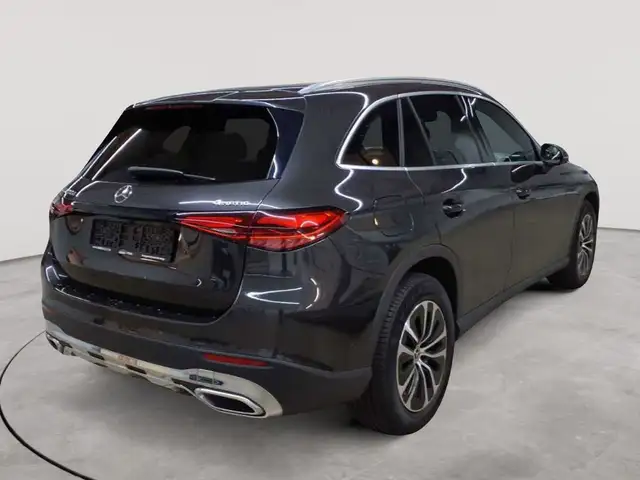 Mercedes-Benz GLC view 4