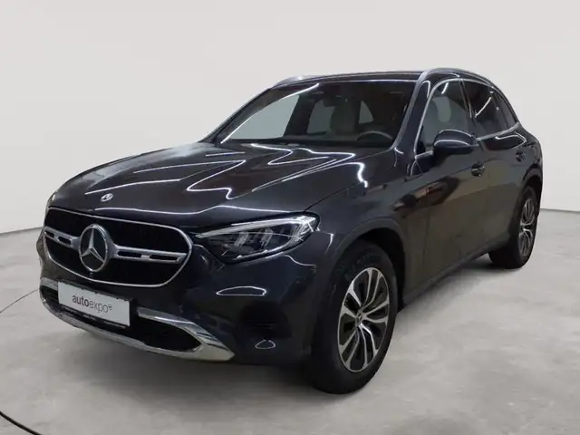 Mercedes-Benz GLC view 2