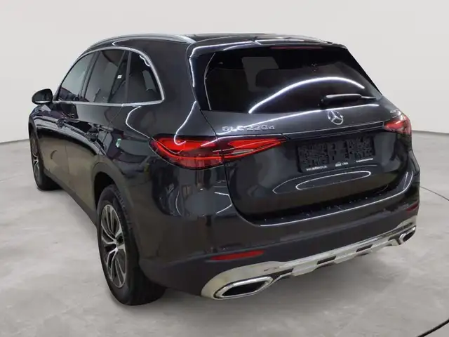 Mercedes-Benz GLC view 5