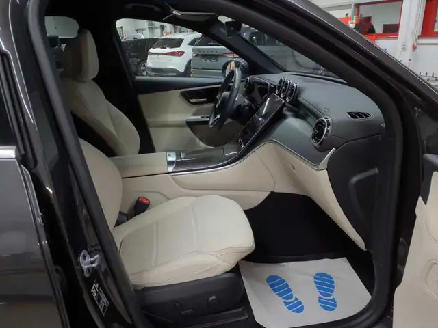 Mercedes-Benz GLC view 8