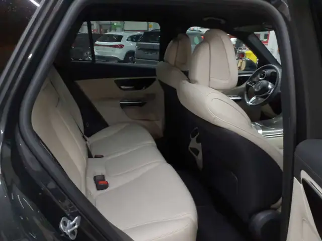 Mercedes-Benz GLC view 14