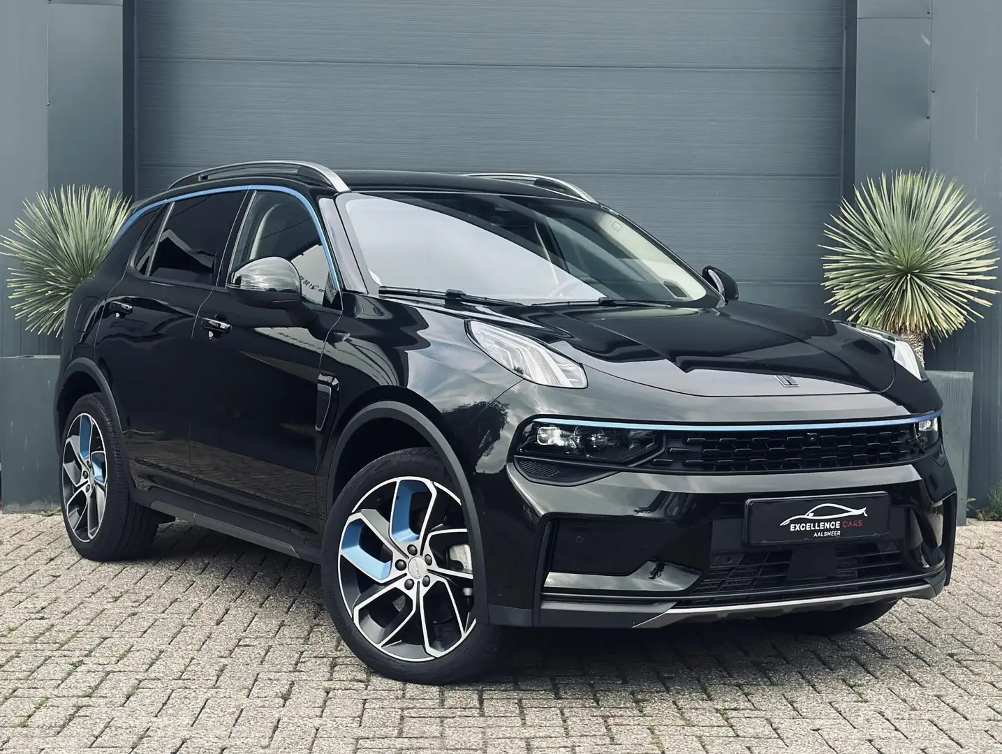 Lynk & Co 01 1.5 Pano/navi/Camera/AppleCarPlay Fekete - 1