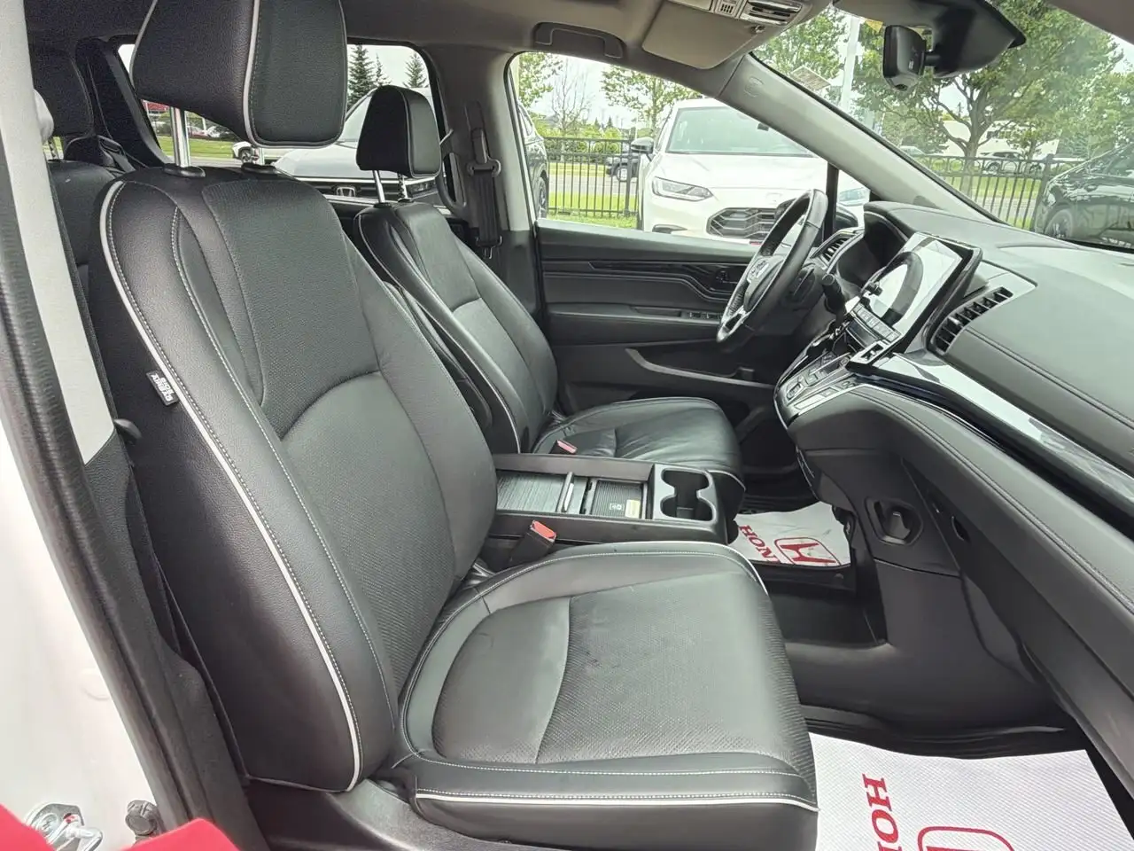 Honda Odyssey снимка Honda Odyssey