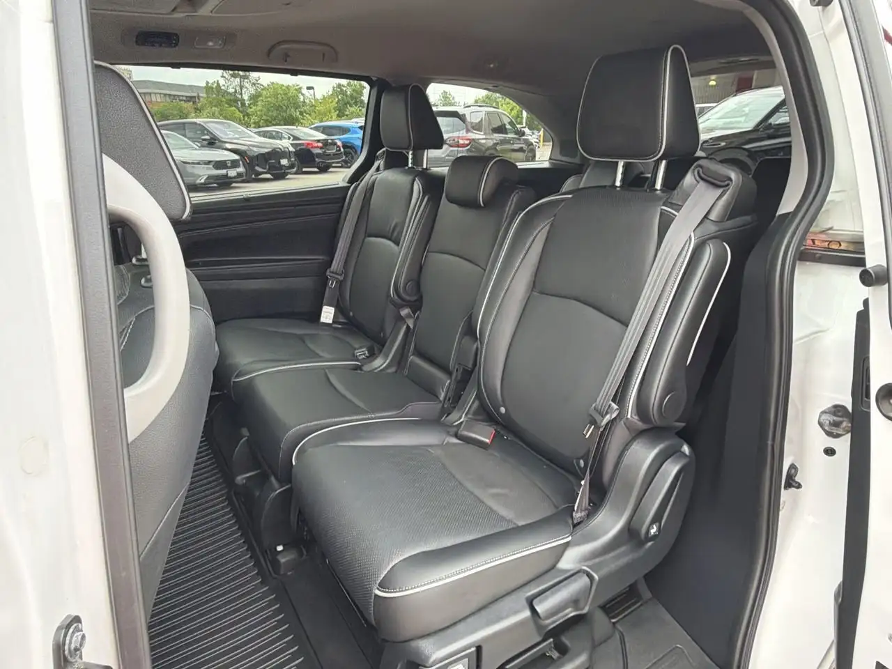 Honda Odyssey снимка Honda Odyssey